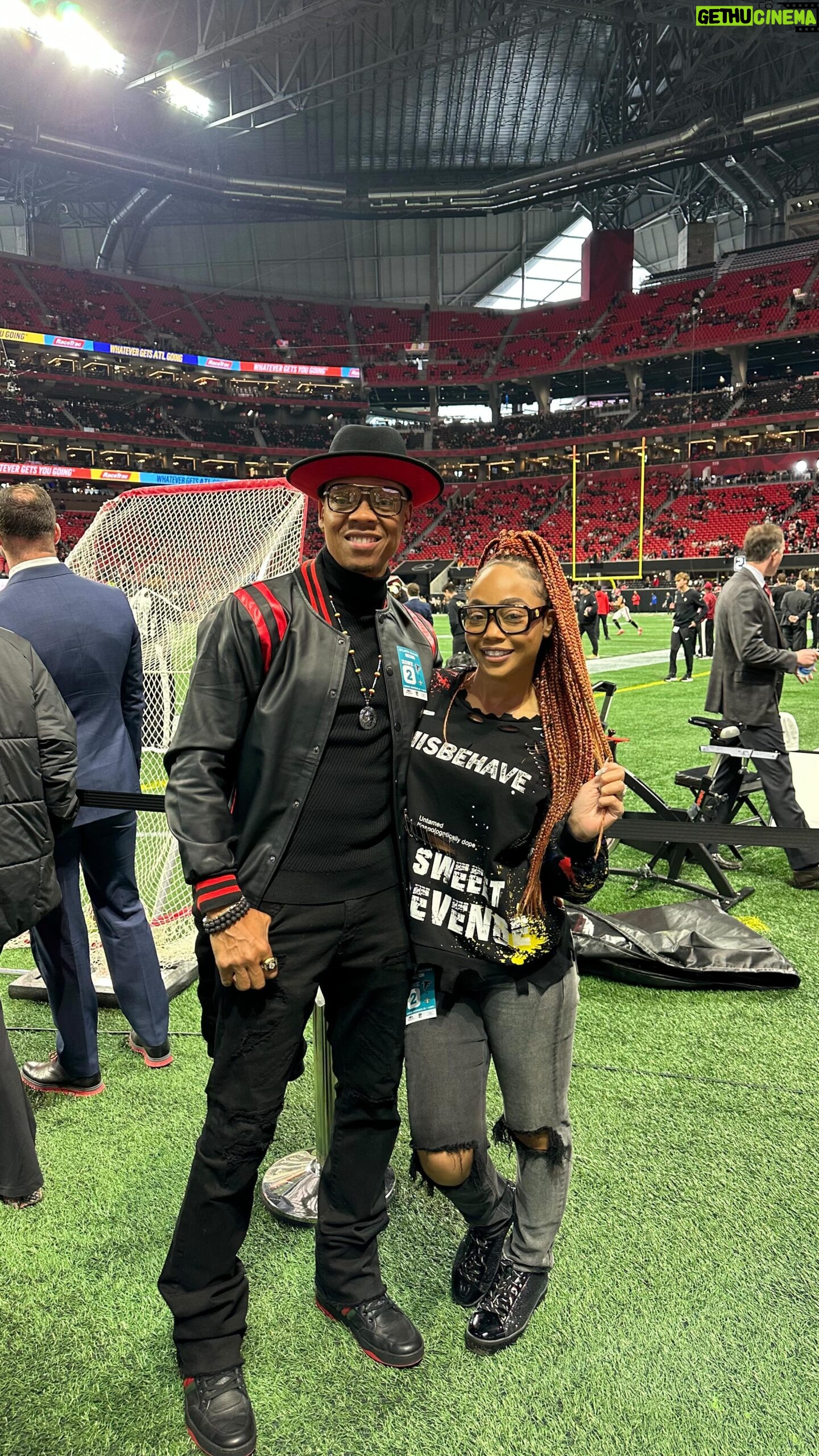 Ronnie DeVoe - 3.9K Likes - #Falcons VS #Saints rivalry game is always off the chain! LETS GO PATRIOTS! Oops, I mean, you know what I mean! š¤£
Thank you @i_am_teri_smith for a great @NFLPA experience! Me and @shamaridevoe are thoroughly enjoy ourselves!
Shouts to the original #DirtyBird, my family, Jamal Anderson for bringing some swag to the @atlantafalconsā¦
#Gifts #Talents = #Purpose!
#DeVoeted
@100BlackMen