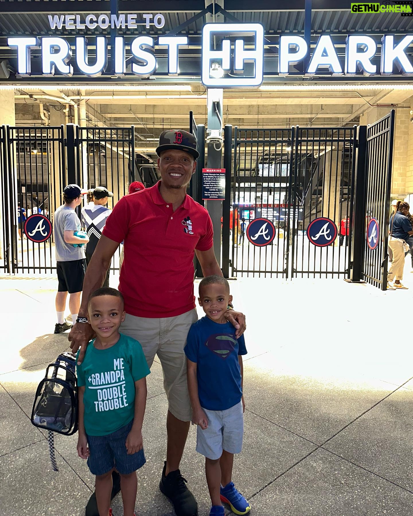 Ronnie DeVoe - 22.3K Likes - Me and my boysā¦
ā¢
ā¢
@DeVoeTwins at the @Braves game Friday night.
ā¢
ā¢
Thank you Virgil and Paxton!