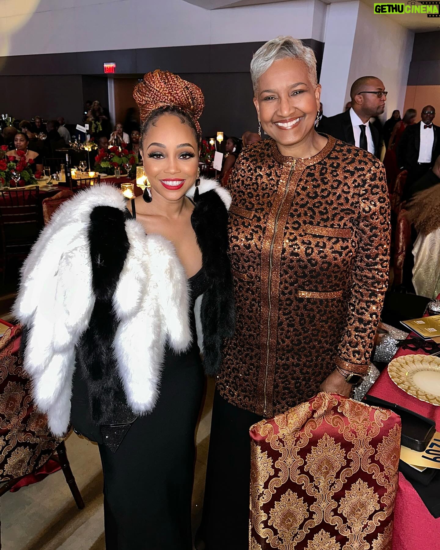 Ronnie DeVoe - 4.7K Likes - The Mayors Masked Ball Atlanta 2023 raised in upwards of 4 million dollars for the @UNCF last night!!!
Man, it felt great for me, @ShamariDeVoe and the @DeVoeTwins to give $10k on behalf of the DeVoe, Payne, Fears and Ballou familyā¦
We all have a duty to support our future young black scholars, leaders, entrepreneurs and professionals.
Shouts to @JustineNormanBoyd for taking care of us and organizing such an incredible event!
Giving back never looked so goodā¦
#DeVoeted
#UNCFMayorsBallAtl23