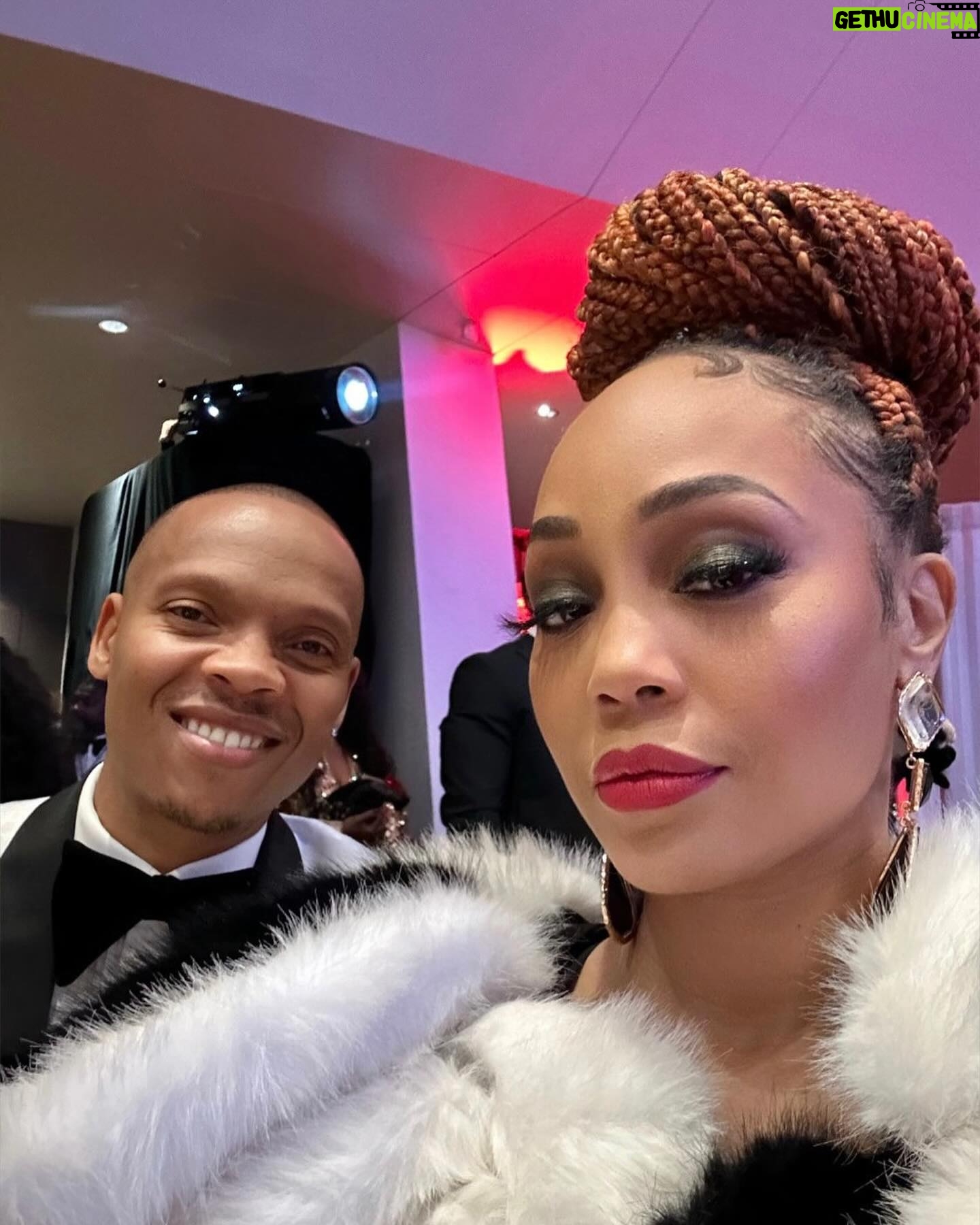 Ronnie DeVoe - 4.7K Likes - The Mayors Masked Ball Atlanta 2023 raised in upwards of 4 million dollars for the @UNCF last night!!!
Man, it felt great for me, @ShamariDeVoe and the @DeVoeTwins to give $10k on behalf of the DeVoe, Payne, Fears and Ballou familyā¦
We all have a duty to support our future young black scholars, leaders, entrepreneurs and professionals.
Shouts to @JustineNormanBoyd for taking care of us and organizing such an incredible event!
Giving back never looked so goodā¦
#DeVoeted
#UNCFMayorsBallAtl23