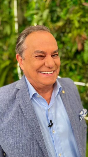 Ronnie Von Instagram - Vamos confiar nesta semana? 😃

Espero que seus próximos dias sejam repletos de boas notícias! Um beijão! 😘