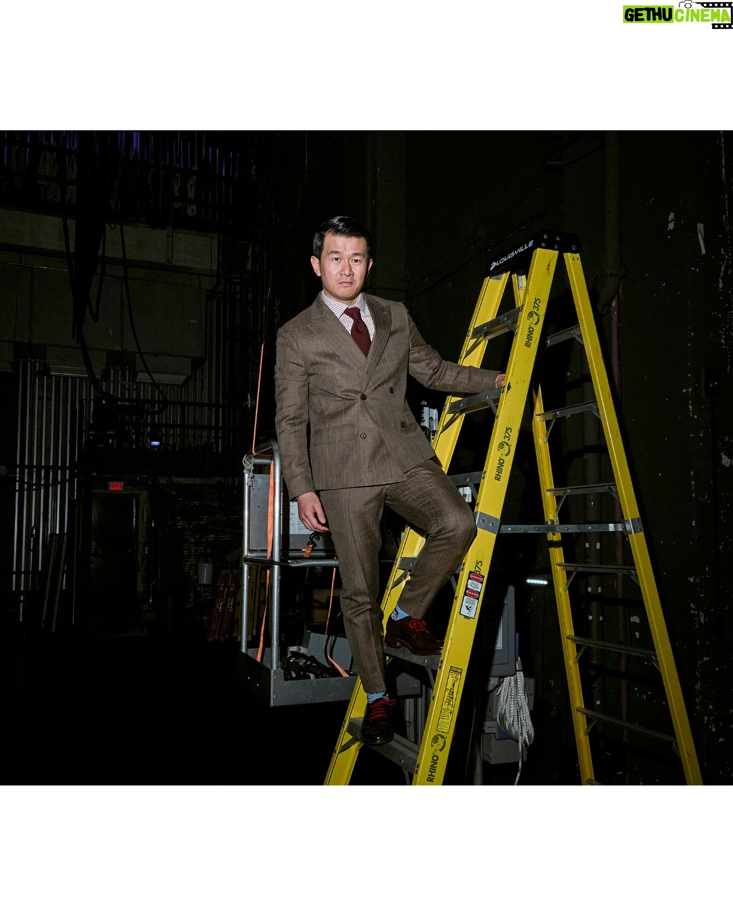 Ronny Chieng - 4.1K Likes - DALLAS! THANK YOU FOR SELLING OUT MY SHOW @majestictheatredallas! And thanks to @thefumiabe and DJ @tonytrimm for being on the show. 📸: @kx0101
👔: @latoiacunningham @bonobos