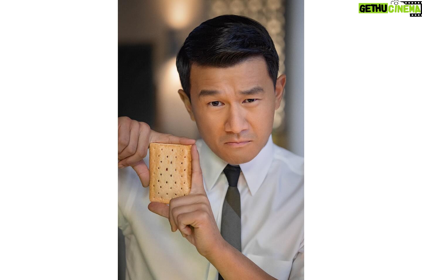 Ronny Chieng - 5.5K Likes - I’m very lucky to meet and work with my comedy heroes! Unfrosted out now on Netflix! 💄:@tammyyi