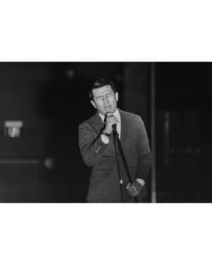 Ronny Chieng Instagram - CHARLOTTE, NORTH CAROLINA! THANK YOU FOR SELLING OUT MY SHOW at Knight Theater @levinecenterforthearts. And thanks to @andreajin and DJ @tonytrimm for being on the show. 📸: @dynesmedia
👔: @latoiacunningham @bonobos 🎨: @igloo.toast.pop