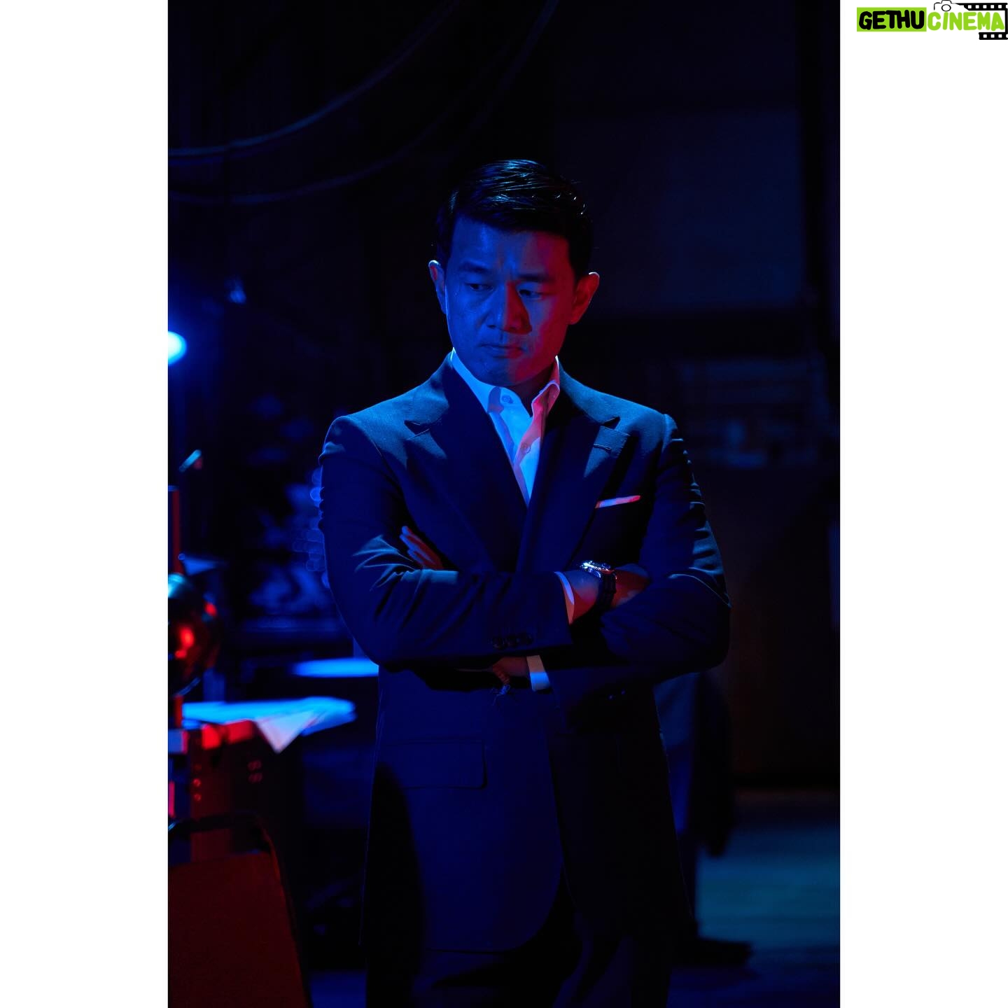 Ronny Chieng - 3.9K Likes - VANCOUVER! THANK YOU FOR SELLING OUT MY TWO SHOWS @jflvancouver at Queen Elizabeth Theatre! And thanks to @juliekimcomedy, @ivanwdecker and DJ @tonytrimm for being on the show.
@albespoke
📸: @sydwonphotography
