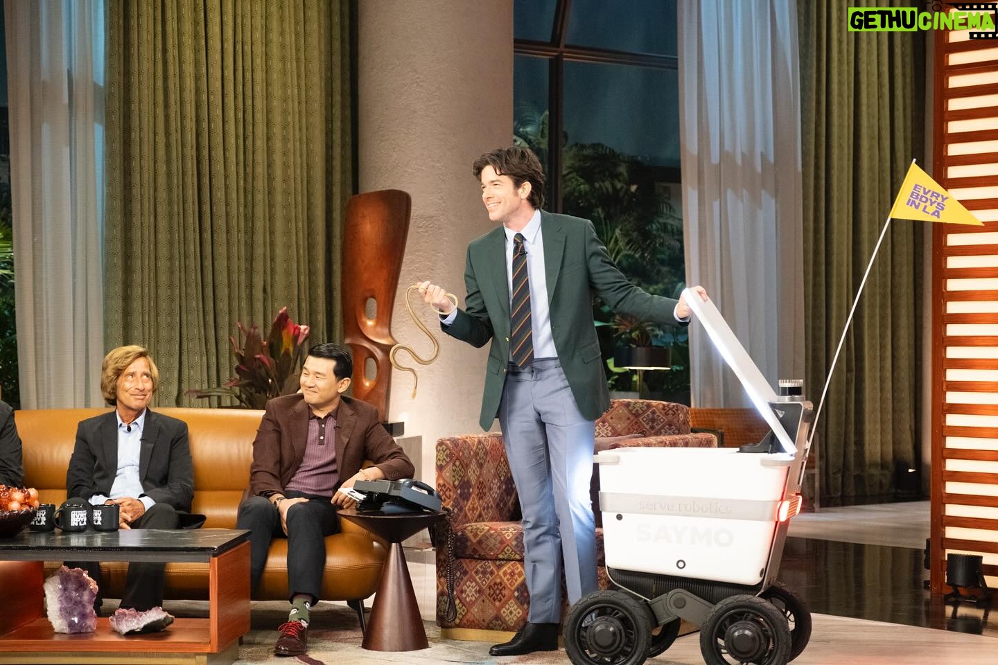 Ronny Chieng - 3.3K Likes - @johnmulaney Presents: Everybody’s in LA @netflixisajoke with @therealelvira, @sarahkatesilverman, @seguratom, @realrichardkind, and @stopsmokingstartliving.
💄 @makeupbyyukina
👔 @chloekeiko
📸 Courtesy of Netflix