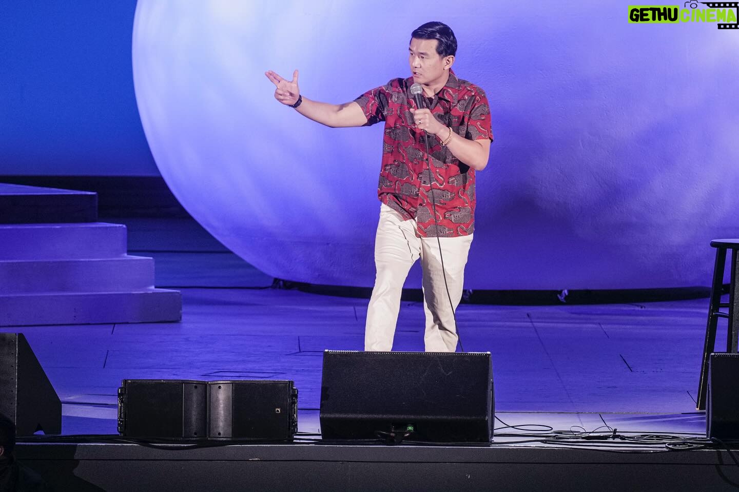 Ronny Chieng - 4.6K Likes - SETH ROGEN SMOKES THE BOWL @netflixisajoke with @sethrogen, @janellejamescomedy, @ramy, @wilfredburr, @snoopdogg, @postmalone & @lildickygram
📸 THE @candytman