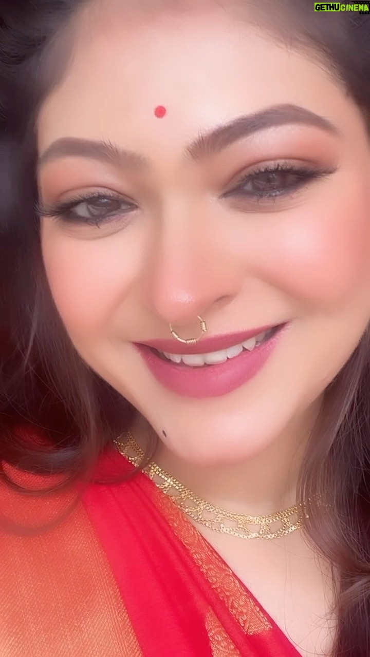Rooqma Ray - 19.2K Likes - ❤️
#reels #reelkarofeelkaro #reelvideo #trending #sreyagoshal #rooqmaray #viral #bindi #bengali #saree