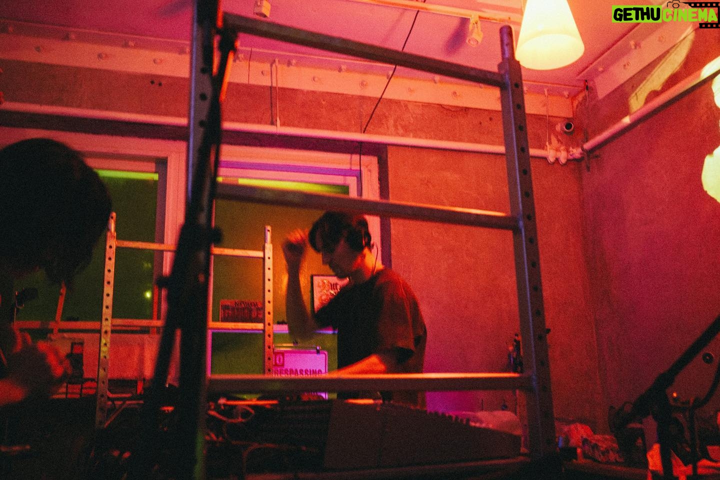 Rory J. Saper - 2.1K Likes - ARCMAPS Album Release
ā¢
š· - @no_more_belle