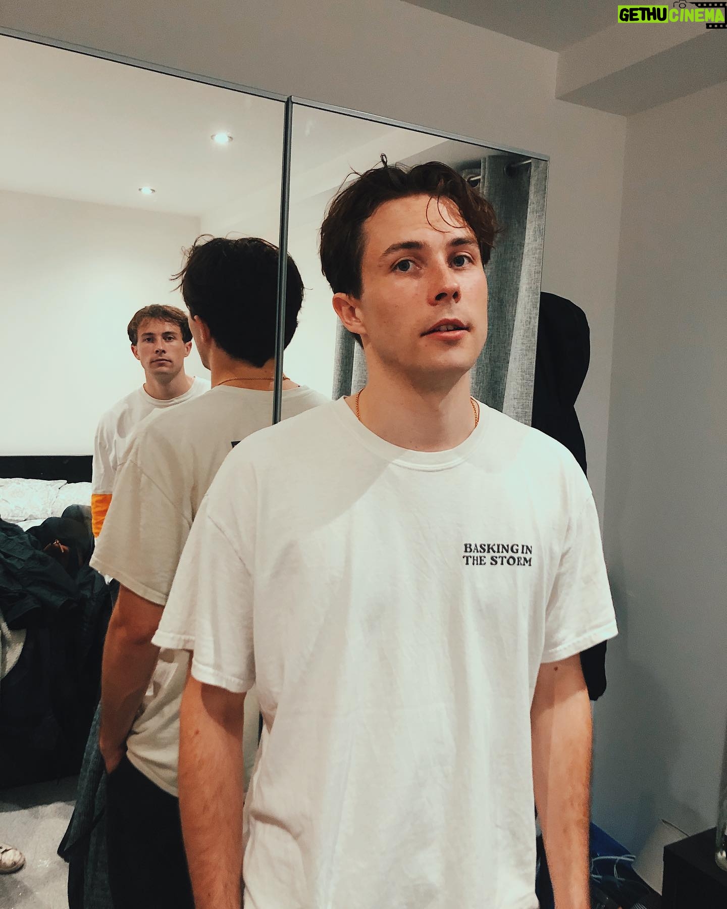 Rory J. Saper - 3K Likes - Heās behind you