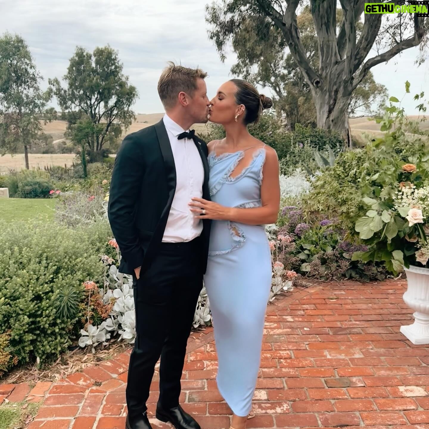 Rory Sloane - 8.4K Likes - What an amazing few days!!
Love the Dawsons!
Love my friends!
And love my wife (R&B jukebox queen)
