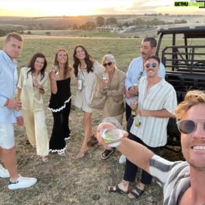 Rory Sloane Instagram - What an amazing few days!! 
Love the Dawsons!
Love my friends!
And love my wife (R&B jukebox queen)