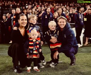 Rory Sloane Instagram - Geeeeeeeeeeee…. Big week… Lots of love shared… Thank you everyone for making this week unforgettable!! 

I love you all ❤️💛💙