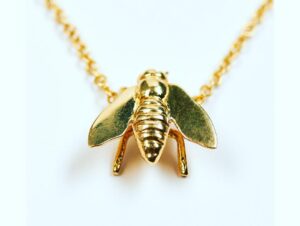 Rosal Colon Instagram - Loving my gorgeous Gold Bee Necklace by @sarahjanewilde for @thombrowneny . Your pieces are absolutely stunning 🐝⭐️