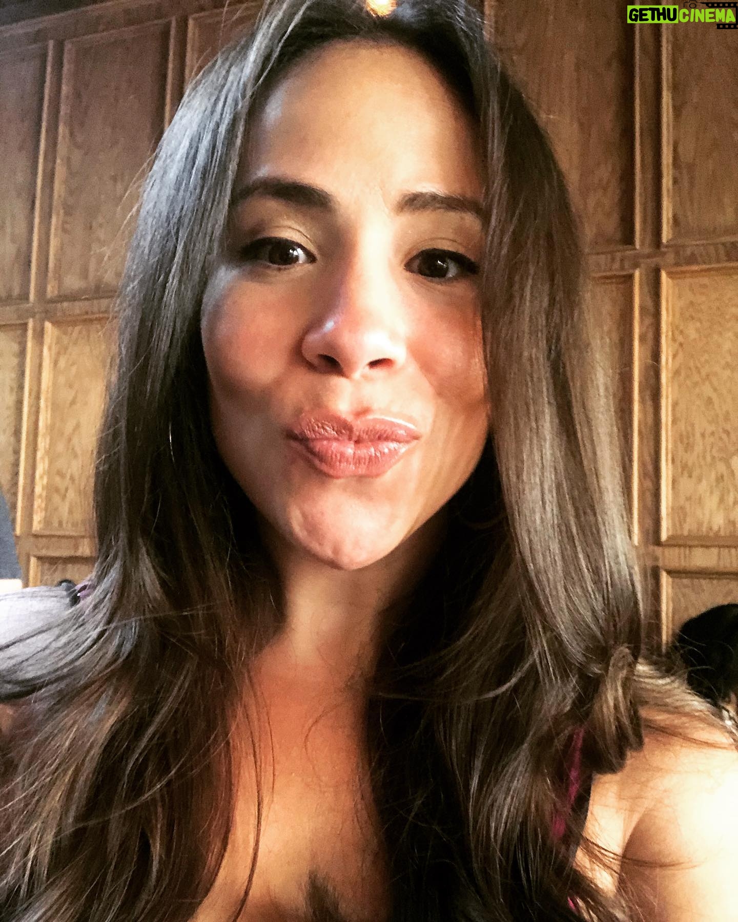 Rosal Colon - 1.3K Likes - I kissy face you on this glorious spring day ☀️ let’s get iiiit 💪🏼❤️