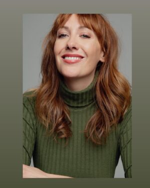Rose-Aimée Automne T. Morin Instagram - Des nouvelles photos de casting, c’est bon pour l’estime! Par @latour_justine, avec l’appui de @martinehairmakeup. <3 (Fond coloré dégueu ajouté par moi-même pour ne pas dénaturer le cadre des photos de Justine avec le format carré d’Instagram, désolée pour ça.)