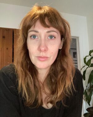 Rose-Aimée Automne T. Morin Instagram - C’est juste que je n’ai jamais eu d’aussi beaux cheveux de pluie.