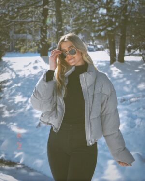 Rose Reid Instagram - snowmaggedon chic @oysho
