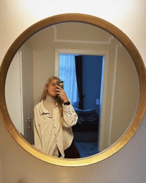 Rose Reid Instagram - deleted scenes from budapest and trento (swipe to the end to see @laca_juhasz_ culturing me)