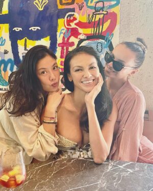 Rosemary Vandebrouck Instagram - @maize_bali with these two beautiful souls ! Catching up about mama-hood and reminiscing those golden years together in HK！#AttitudeOfGratitude 

#AnAfternoonWellSpent #HKcrew #QualityTime