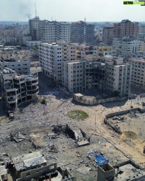 Roshdi Sarraj Instagram - Horrific scenes of the destruction of civilians houses were targeted by the Israeli occupation in Gaza

#gazaunderattack