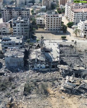 Roshdi Sarraj Instagram - Horrific scenes of the destruction of civilians houses were targeted by the Israeli occupation in Gaza

#gazaunderattack