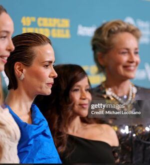 Rosie Perez Instagram - What a night! Congratulations @thejeffbridges ! Thank you @csiriano once again, love you!!! Thank you @johnnylavoy @karendupiche ! @filmlinc #cynthiaerivo #sharonstone #sarahpaulson #chrispine @gettyimages