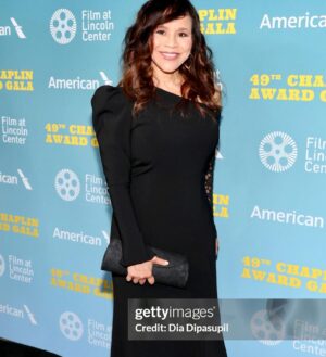 Rosie Perez Instagram - What a night! Congratulations @thejeffbridges ! Thank you @csiriano once again, love you!!! Thank you @johnnylavoy @karendupiche ! @filmlinc #cynthiaerivo #sharonstone #sarahpaulson #chrispine @gettyimages