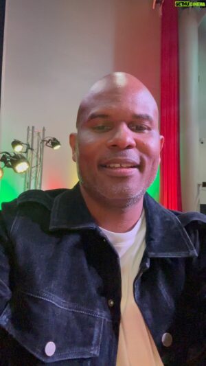 Roué Verveer Instagram - Show 5/5 in Suriname 🇸🇷 

Dat was de laatste 😢Het waren 5 geweldige avonden 🤩🎭#LeefEnLach #ComedyIsLife