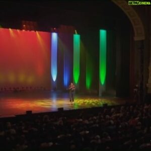 Roué Verveer Instagram - “Typisch Surinaams”🇸🇷

Afgelopen maandag 24 juni was het precies 11 jaar dat ik mijn eerste Surinaams gesproken show heb opgenomen 🎥
Het was de allereerste Surinaams gesproken show in Nederland 🎉
Ik heb de show eerst 10 keer gespeeld in Den Haag, Rotterdam en Almere om te eindigen in een uitverkocht Carré 🤩 Het was een feest 🥳
Intussen heb ik in totaal 4 Surinaamse shows gemaakt maar dit was de eerste😍❤️#LeefEnLach #TypischSurinaams🇸🇷 #AlleenMaarGezelligheid