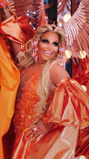 Roxxxy Andrews Instagram - Thick and juicy’s back, b*tches! 🤩 Don’t miss @roxxxyandrews on #AllStars9 – streaming FRI MAY 17 on @paramountplus 💋