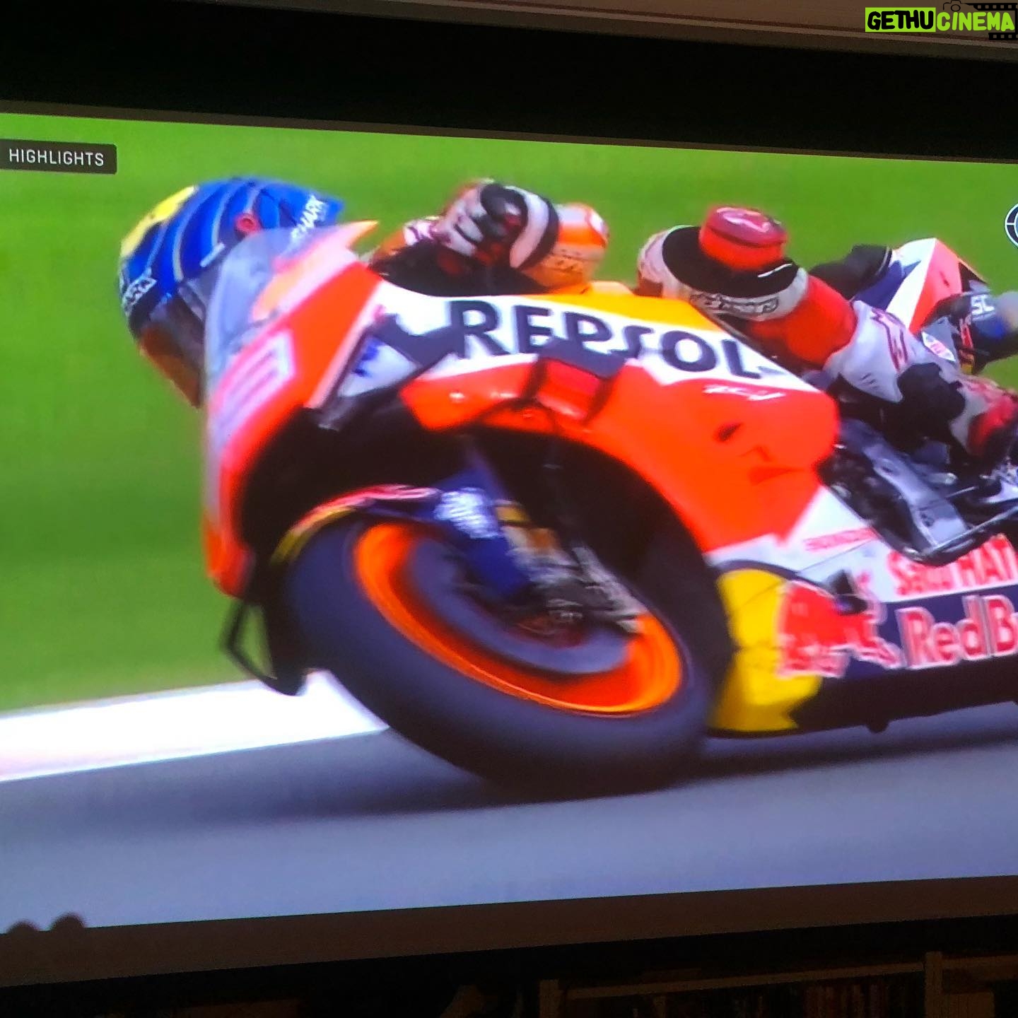 Roy Chiu - 5.9K Likes - Gracias por aparecer
#Jorge Lorenzo
#Gracias