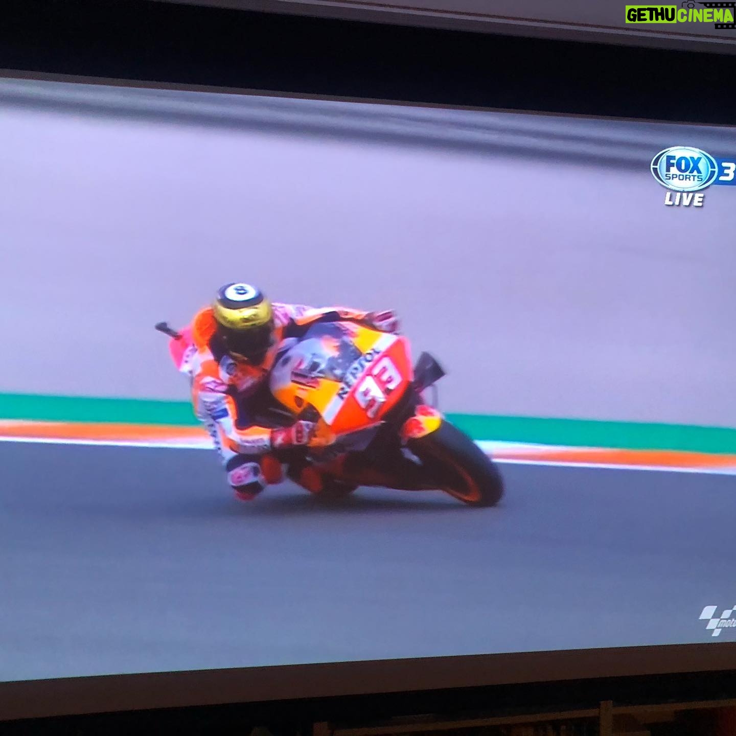 Roy Chiu - 5.9K Likes - Gracias por aparecer
#Jorge Lorenzo
#Gracias