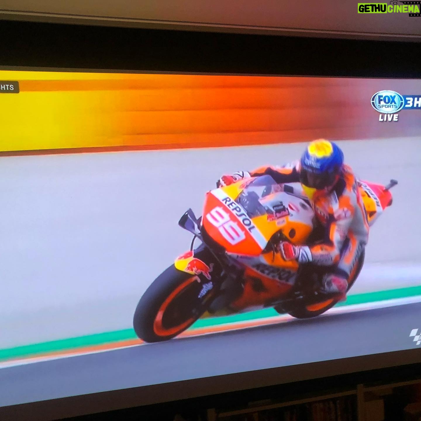 Roy Chiu - 5.9K Likes - Gracias por aparecer
#Jorge Lorenzo
#Gracias