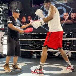 Roy Jones Jr. Instagram - Fight Towns Miami ft @benavidez300 and @royjonesjrofficial coming soon 🥊💨 

What fighters do you want to see on Fight Towns next?