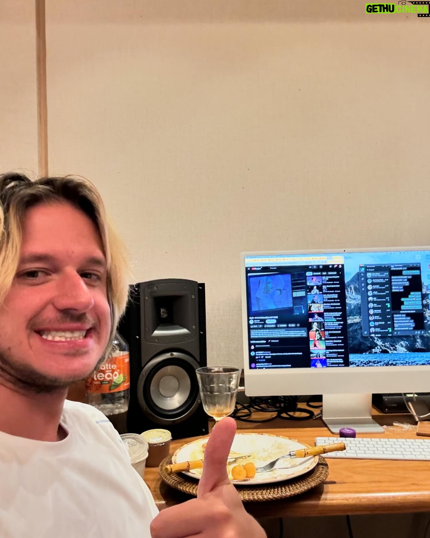 Rubel - 20.5K Likes - Hoje é o meu aniversário. Aguardo aquelas mensagens de amor pra fazer um carentão feliz.