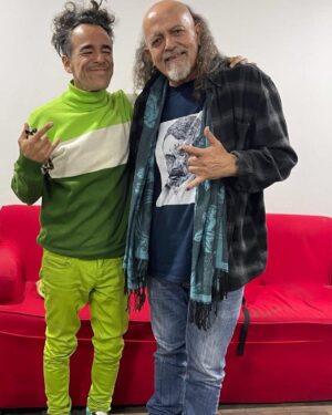 Rubén Albarrán Instagram - #familiamusical #eltiomastuerzo @el_mastuerzo_oficial 🌸🙌🏼🌸