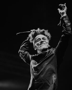 Rubén Albarrán Instagram - Café tacvba dando una presentación MARAVILLOSA en la Ciudad de Querétaro ✨

📸 @luis_tierrafria