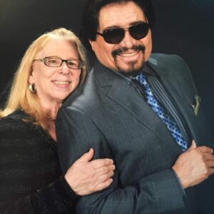 Rubén Blades Instagram - A mi colega, amigo y hermano, Bobby Cruz, enviamos nuestro abrazo y sentidas condolencias por la partida de su querida compañera de toda una vida, la gentil ROSE MARIE.
Pero el dolor inconmensurable que deja su vacío se alivia con la memoria y efecto de tantas décadas brindando amor, apoyo y ayuda. 
Tuve el placer de conocer a Rose y fui testigo de su calidad y entrega.
Recibe nuestro abrazo y afecto Bobby, en este momento tan difícil. Nunca estarás solo.
Rubén 
@bobby_cruz_oficial