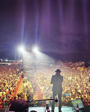 Rubén Blades Instagram - MUCHAS GRACIAS a 
las 185.000 personas que asistieron ayer al Salsa Fest de Veracruz
Fue una noche inolvidable que llevaremos en el corazón, junto con mis compañeros panameños de La Roberto Delgado Big Band.

Muchas gracias al Festival por invitarnos una vez más.
El Salsa Fest de Veracruz, México, se ha convertido en uno de los más grandes e importantes del género en todo el mundo, todos los músicos de salsa agradecemos el espacio que brindan.