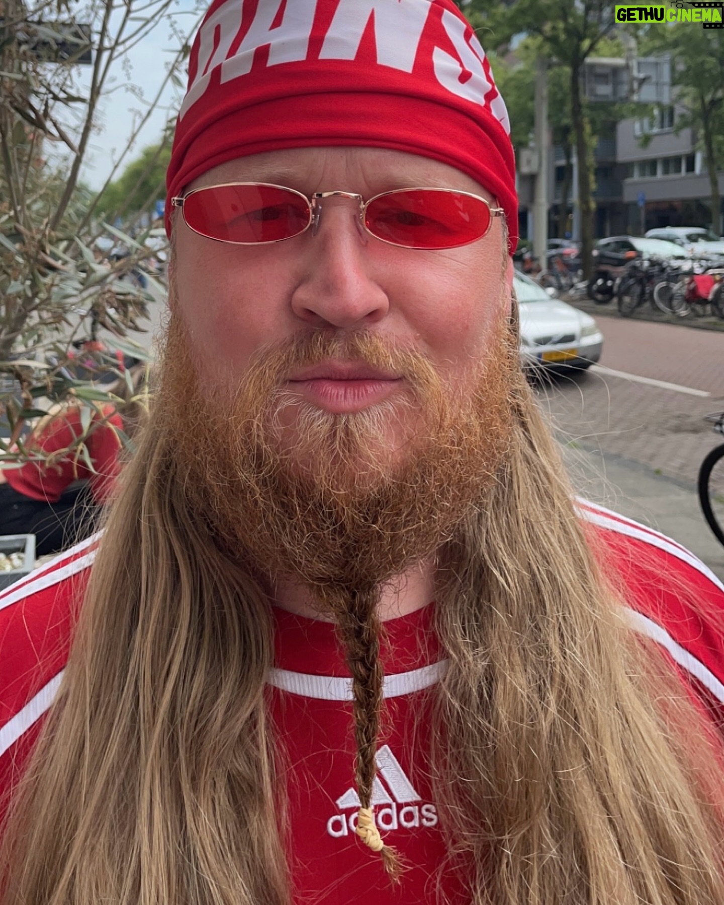 Ruben Søltoft - 9.3K Likes - de næste par uger kan I finde rubber roligan i deutschland, hvor jeg skal heppe på de danske gutter! LESSS GOO!!!
