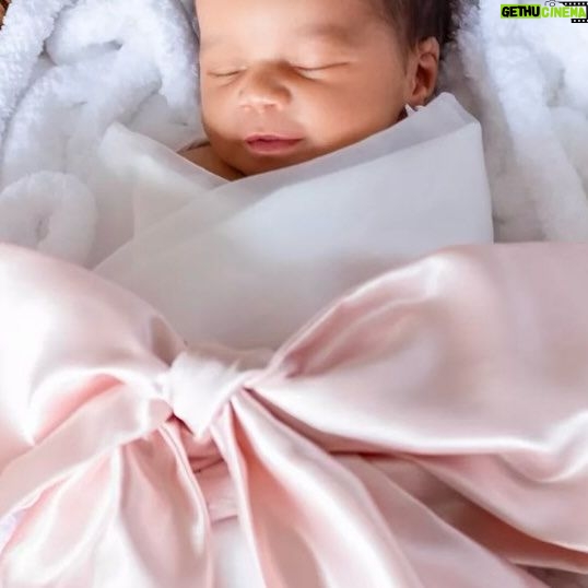 Ruben Studdard - 17.5K Likes - Click the link in my bio to read the full @people magazine interview!
••••••••••••••••••••••••
Thank you @thedavenportdesign for always capturing my beautiful family . Thank you @people for showing the world how blessed I am!!