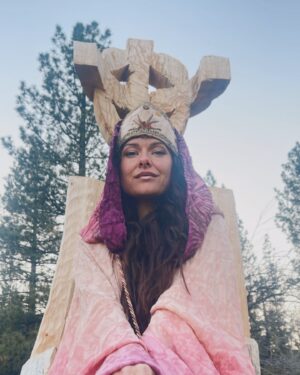 Ruby Chase O'Neil Instagram - Life lately 🤍
A mix of ceremony and stages 
Initiation and purification 
Nature and electricity
Decoding the code of dreamz by dreaming life into reality 
New song is live
New life is alive
Mary Magdalene is my home girl 🌹
Relationships are everything 
Living in the paradox 
K gnight 💋