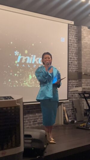 Ruby Yap Instagram - Love every one of my jobs ❤️🧡💛💚💙💜
Emcee for Miko Galère Annual Party @mikogalere with my Malaysian-style English speaking 🤪
Outfit from @maglifestyleofficial 💖