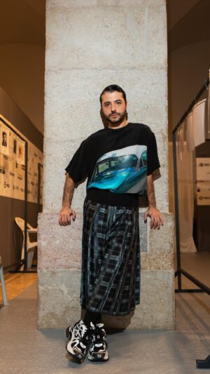 Rui Maria Pêgo Instagram - @lisboafashionweek segundo dia e eu cheio de Sangue Novo, o prémio que destaca o Futuro da moda nacional.

Parabéns a todos os finalistas desta edição, @mestre_studio @mplateaudigital @mariadocarmostudio @calpfungst e às vencedoras @i.s.z.a_ e @barbara.atanasio 🔥❤️

Júri 2024: @miguelflor @adriano.fy @fuuuckingyoung @ana.sstavares @rddtextiles @joanajorge @joaomglhs Olívia Spinelli @ied_milano @ied_official 

Can’t wait to see what’s next!

Vídeo: @luismoreira.lm
Styling: @apariciopedro 
Look: @lidijakolovrat 
MUA: @iamwhathiam 
Hair: @helenavazpereira