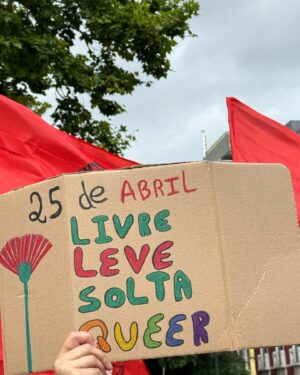 Rui Maria Pêgo Instagram - O dia mais bonito. 25 de Abril sempre, e para sempre. ❤️✨