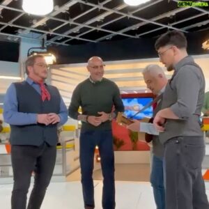 Rui Oliveira Instagram - As suas manhãs na CMTV posição 8 do comando, venha daí e junte-se a nós😉😜✌️
