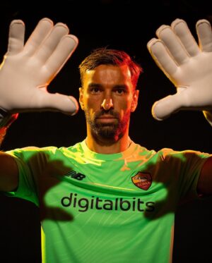 Rui Patrício Instagram - 💛 𝑩𝒊𝒓𝒕𝒉𝒅𝒂𝒚 𝒃𝒐𝒚 🧤❤️

#ASRoma