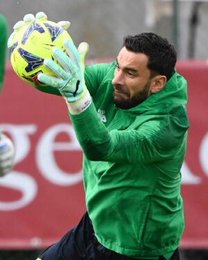 Rui Patrício Instagram - Rui! 🧤💪

#ASRoma