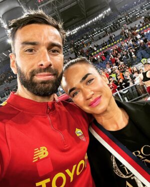 Rui Patrício Instagram - ♥️💛 Sempre Juntos! ♾️ 🔐
@rpatricio1 ti amoooo🥰
Roma Mágica @officialasroma 
#endofseason